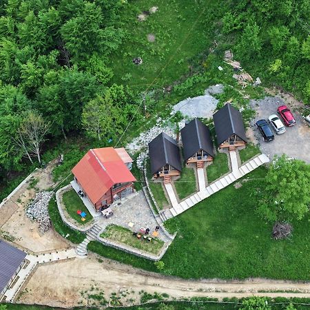 Guest House Astrit Villi Тет Екстериор снимка